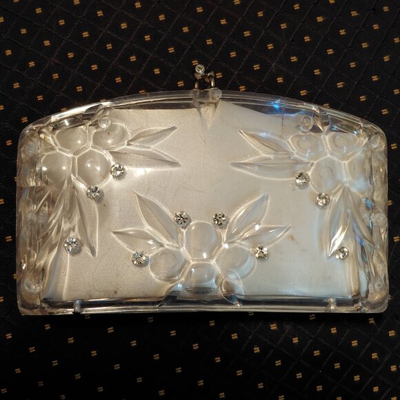 Elegant Vintage Lucite White/liner Clutch Snap Closure  SO CUTE - Picture 1 of 6